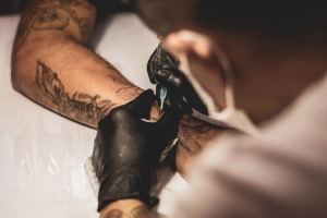 Découvrez notre formation en tatouage à  la KLINIK DU PIERCING à  Rouen